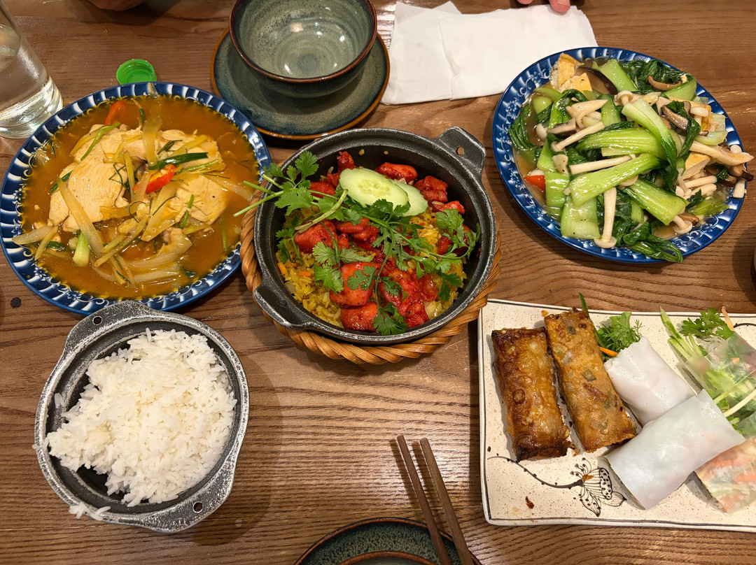 Mẹt Vietnamese Restaurant & Vegetarian Met 4