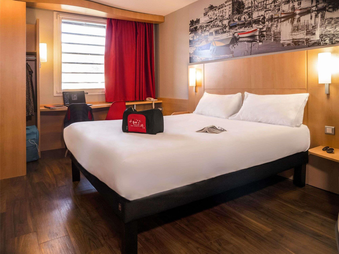 曼德琉-拉-那泡乐酒店住宿-宜必思戛纳曼得里尔酒店