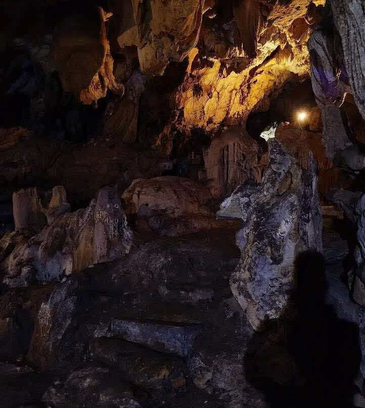 Hoa Cuong Cave-Gia Luan必去景点