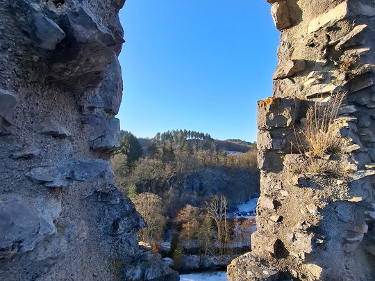 Les ruines du Chateau Fort de Montaigle-Falaen必去景点