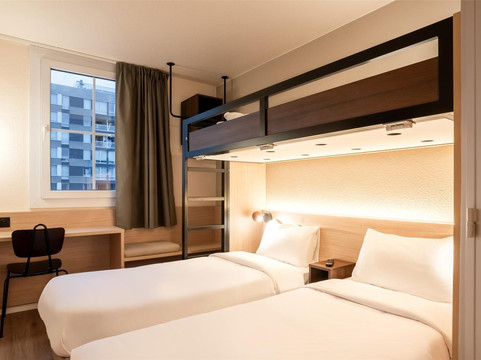 巴黎蒙特勒伊普瑞米尔经典酒店