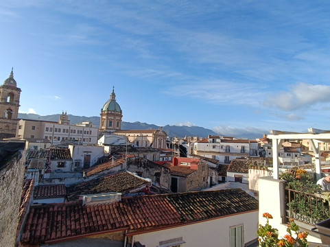 中心露台旅馆主图