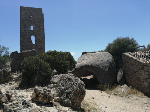 Castello di Pedres-奥尔比亚必去景点