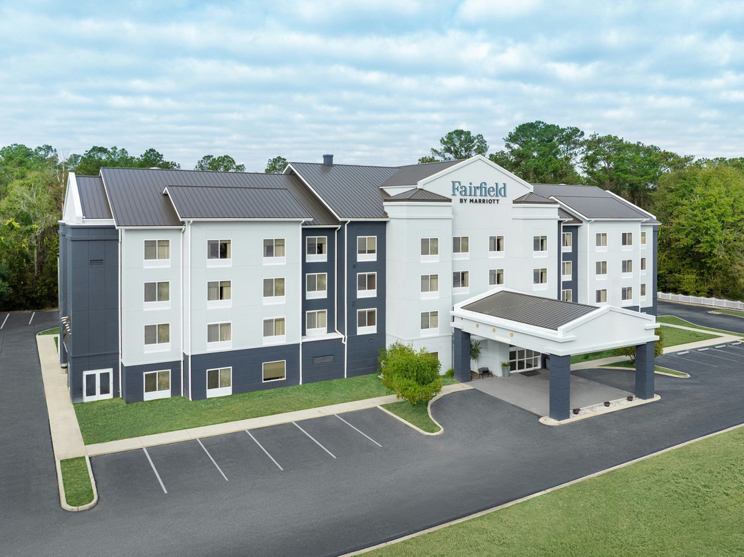 湖城万枫套房酒店