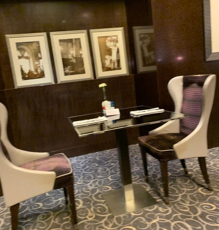 卡罗四世德迪卡酒店-傲途格精选主图