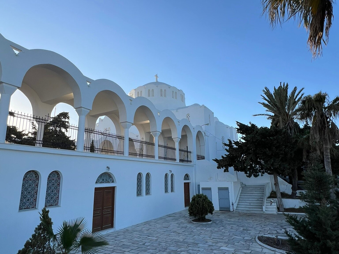 Ierós Mitropolitikós Naós Thiras-费拉必去景点