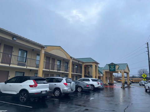 达洛尼加大学附近凯艺酒店主图