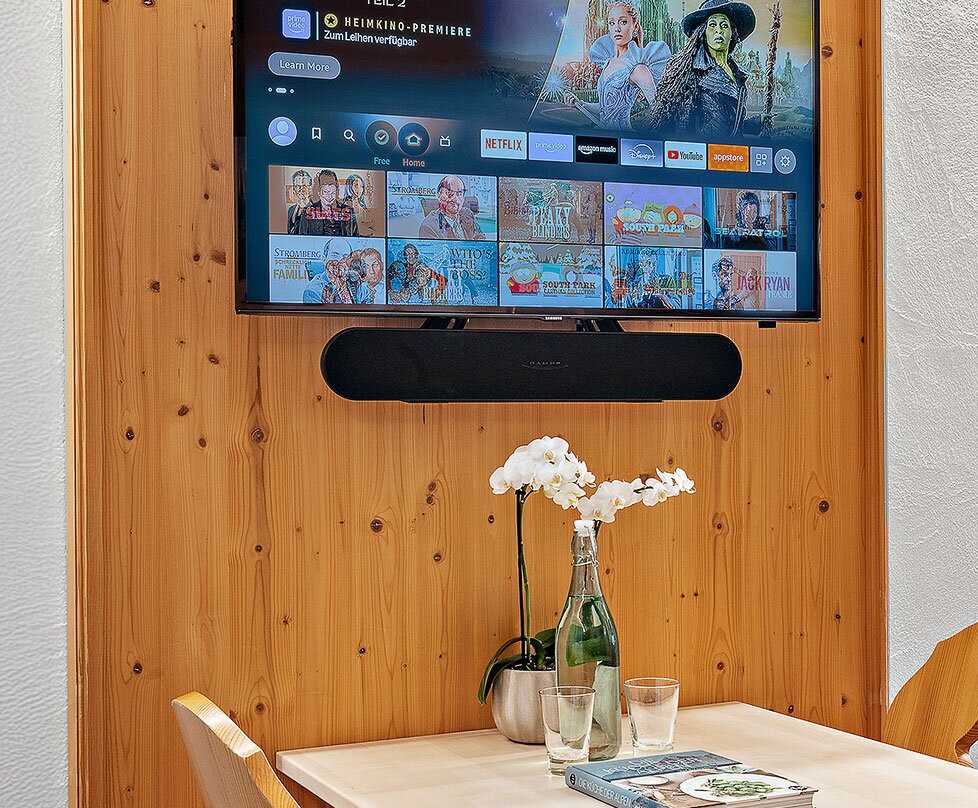 阳光因贝格博加思索夫酒店主图