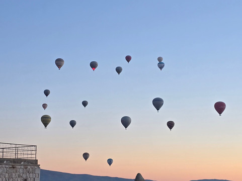 卡拉杜特洞穴酒店主图