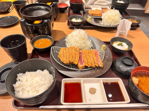 Gyukatsu Kyoto Katsugyu Doutonbori Nakaza Cuidaore Bldg