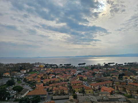 Castello Rocca Monaldeschi-博尔塞纳必去景点