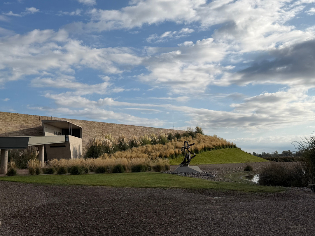 Adora Mendoza-门多萨必去景点