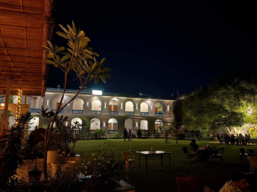 Eartham cafe pushkar