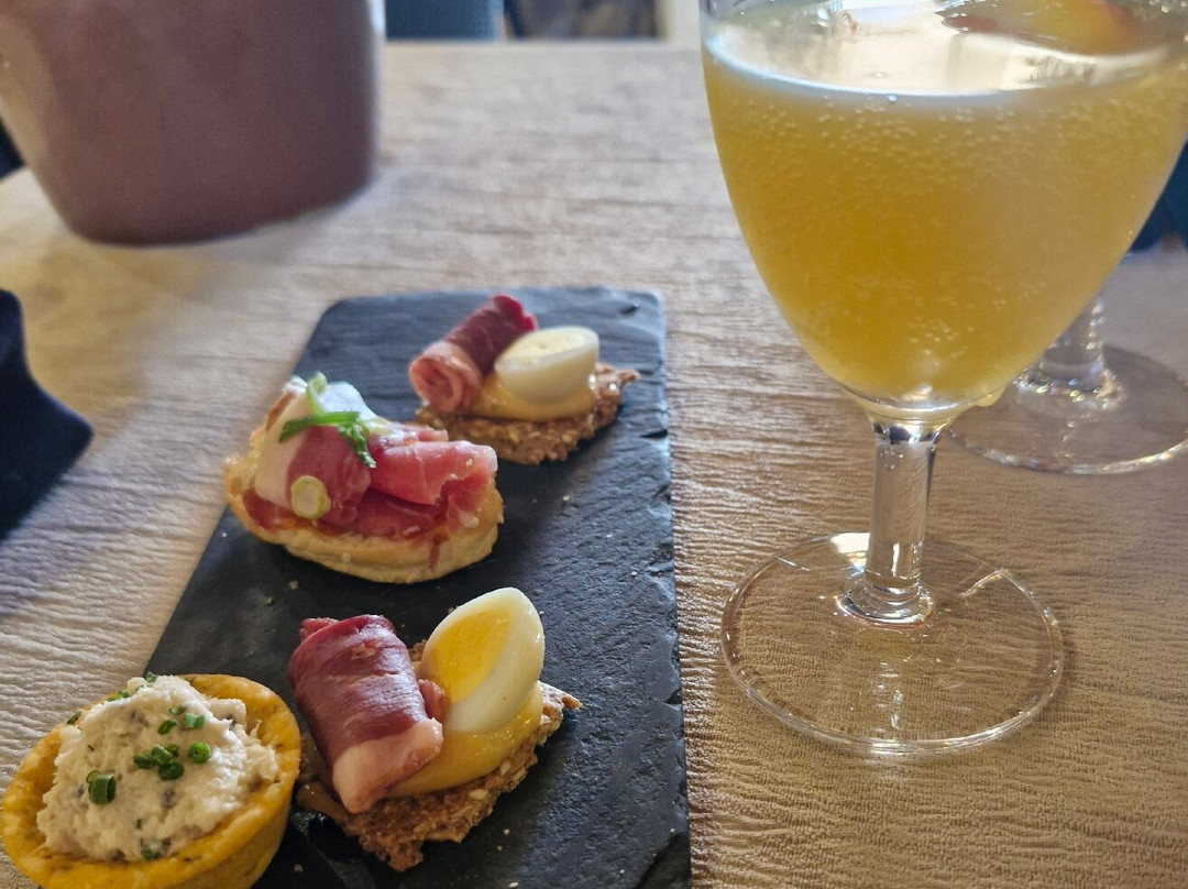 山丘之家酒店主图