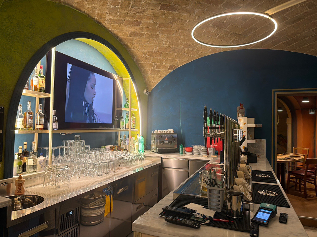 Hops Pub Pizzeria