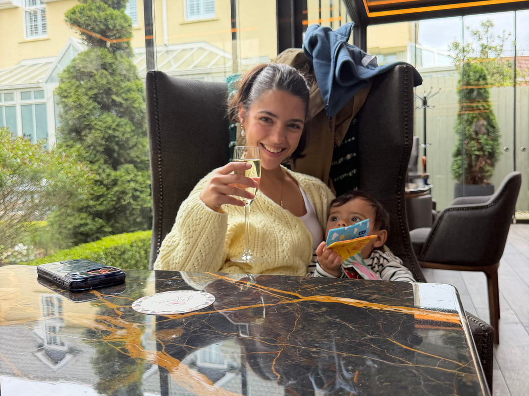 干草地庄园酒店主图