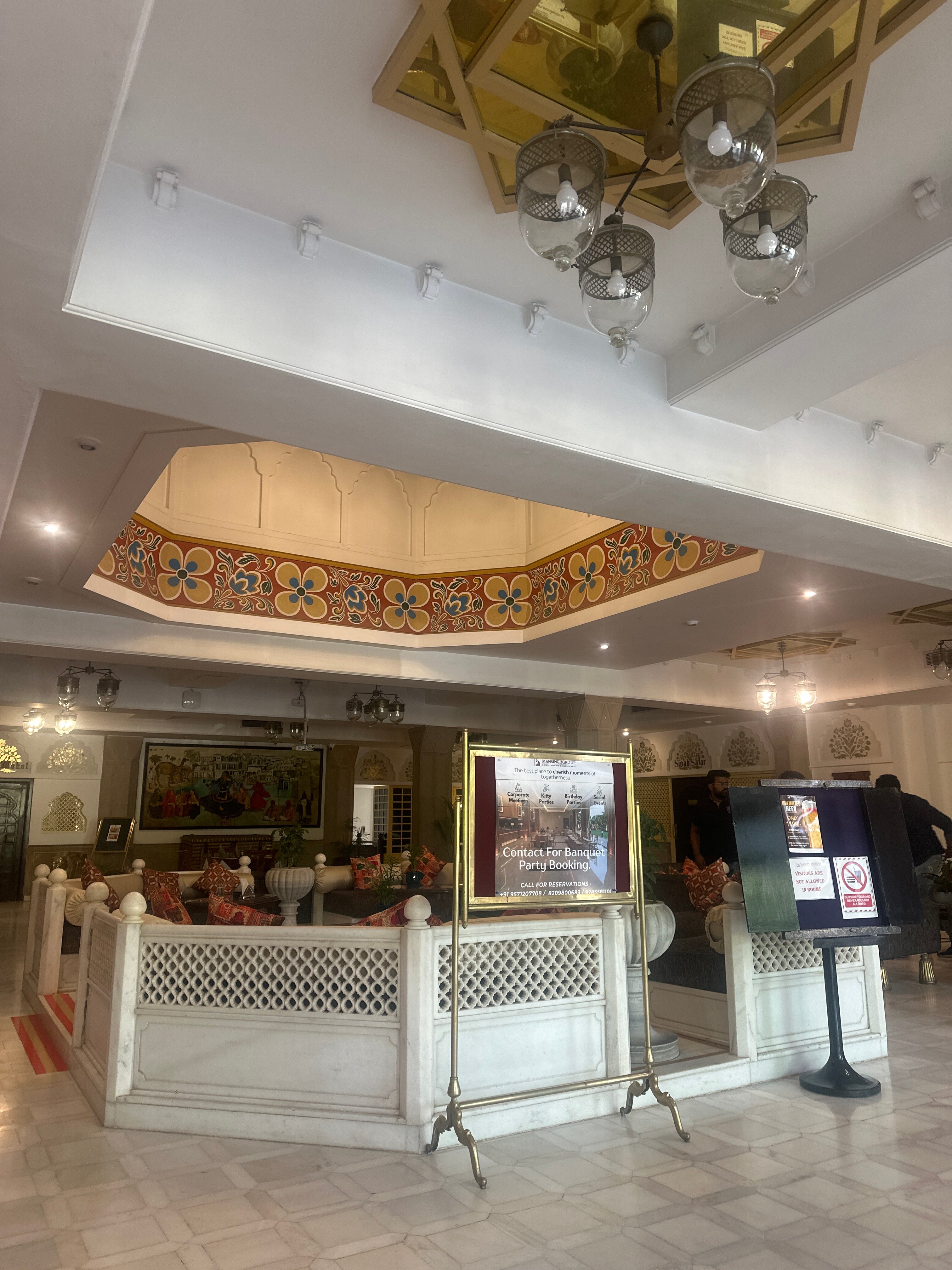 阿杰梅尔曼兴宫殿酒店-旅行者