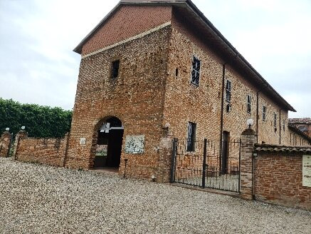 Castello Di Chignolo Po-Chignolo Po必去景点