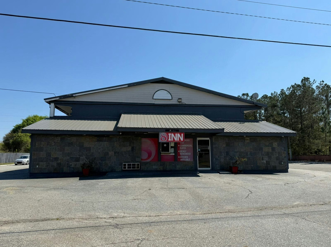 8 Inn By Capital O Americus US 19