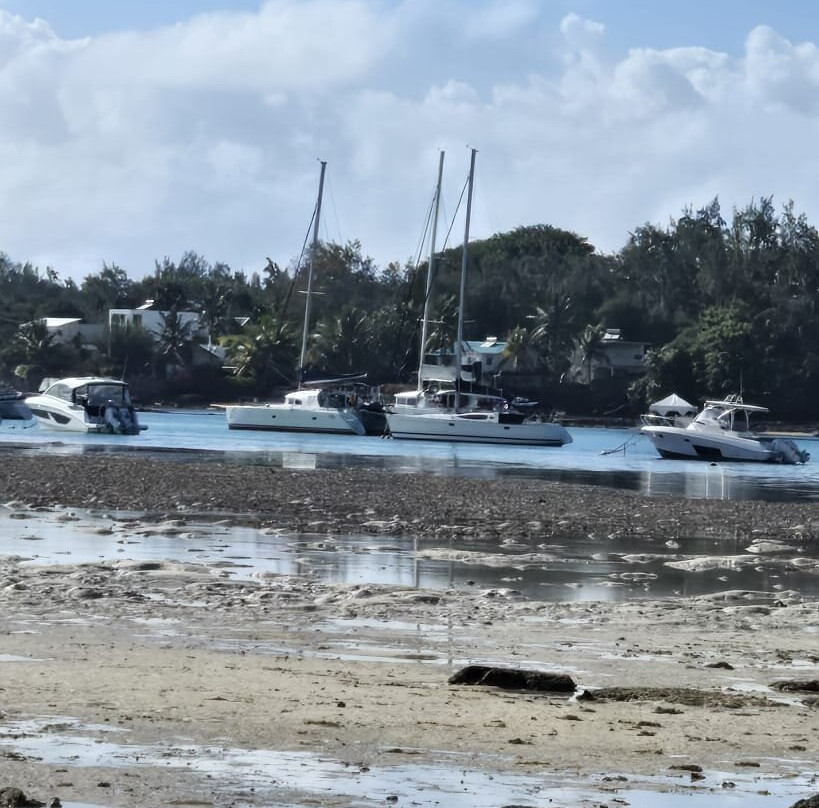 Bain Boeuf Public Beach-Bain Boeuf必去景点