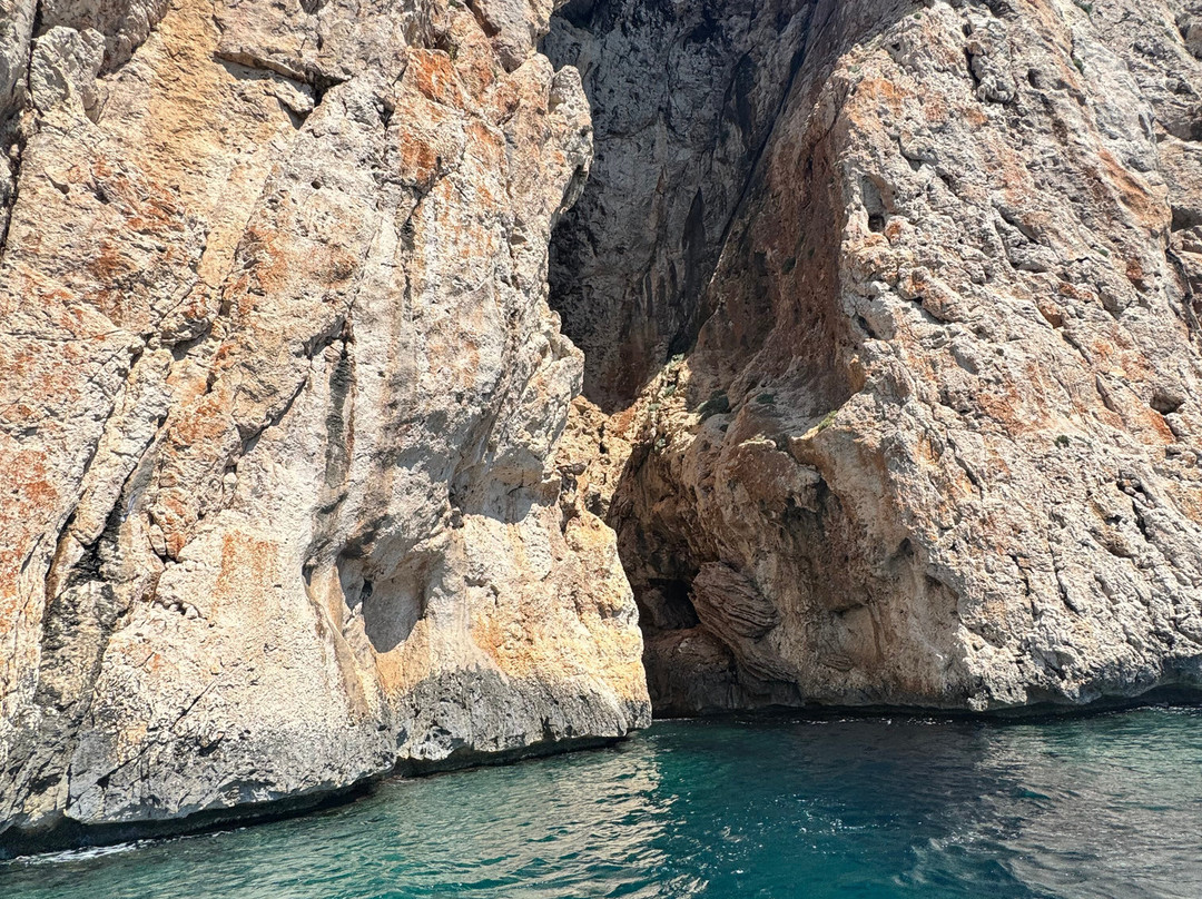 Karibu Diving & Travel-San Teodoro必去景点