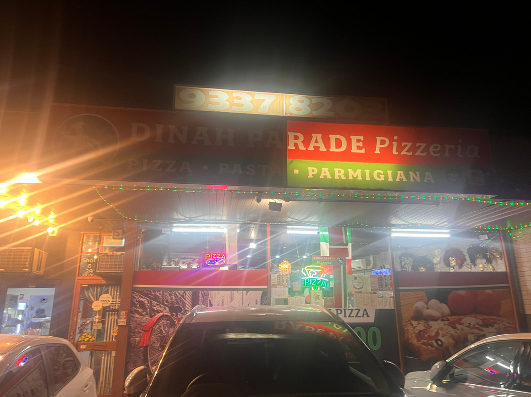 Dinah Parade Pizzeria