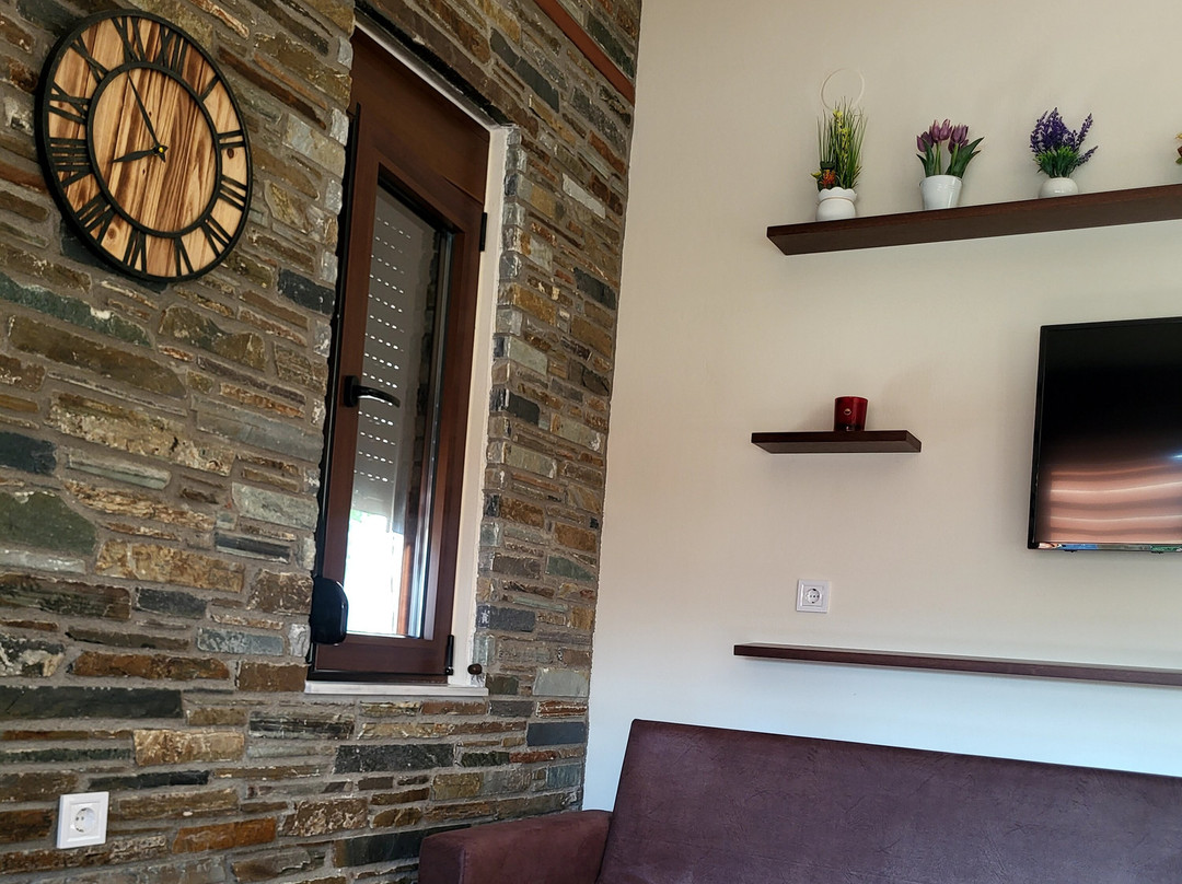 Petroula Suites Pozar