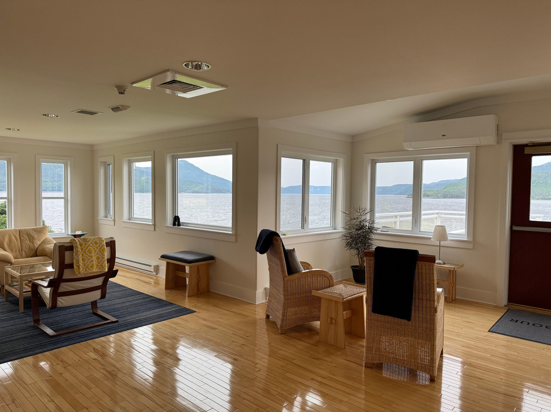 Neddies Harbour Inn主图