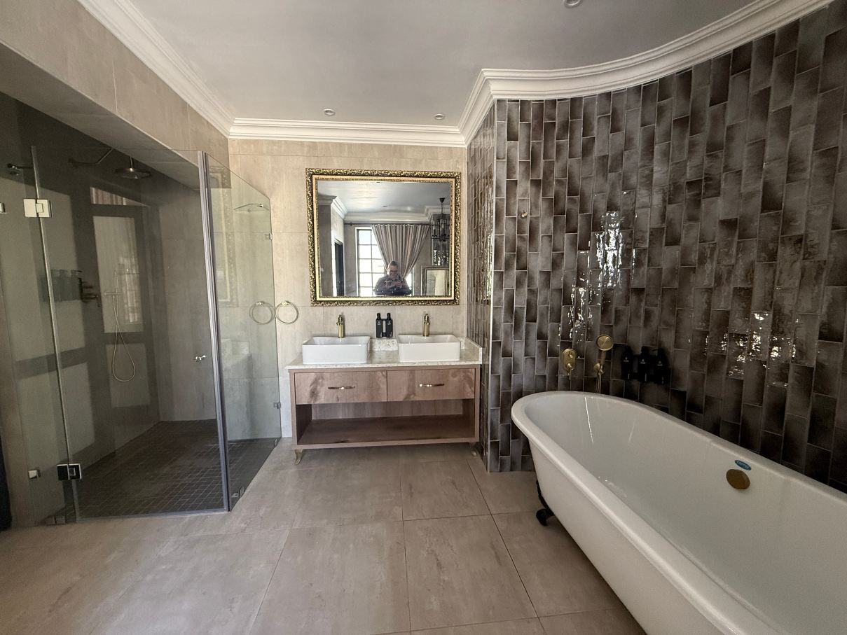 Kievits Kroon Gauteng Wine Estate-浴室