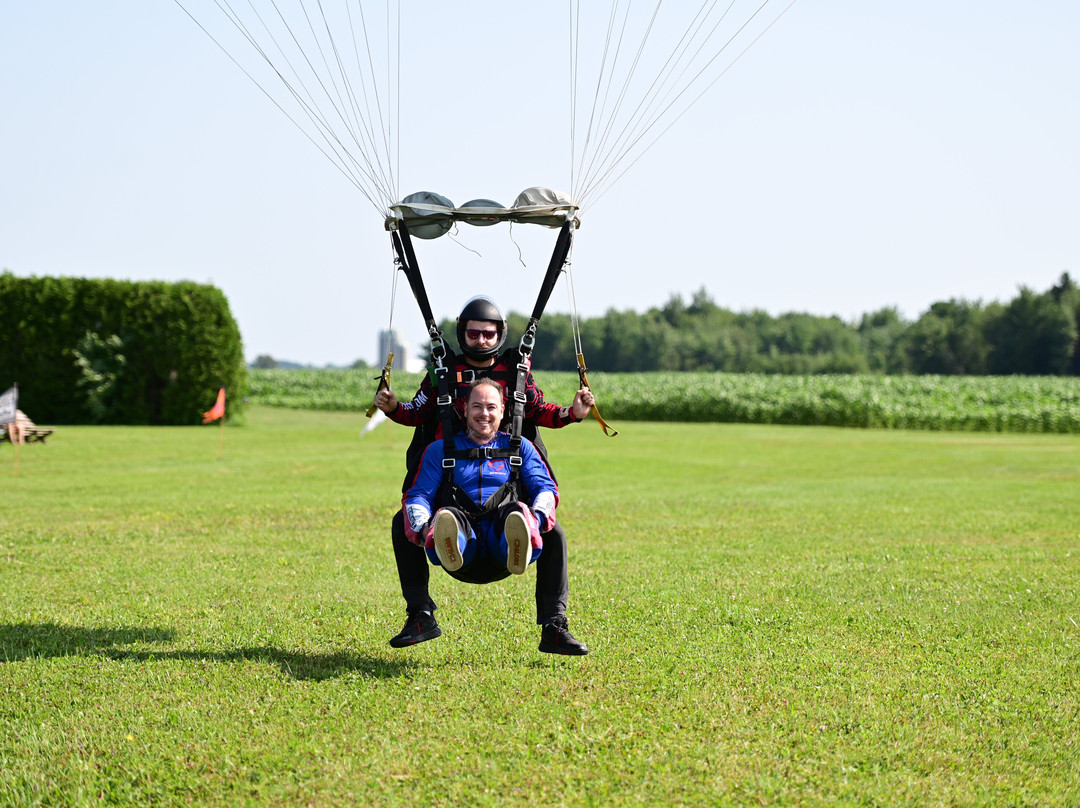 Parachute Victoriaville-Victoriaville必去景点
