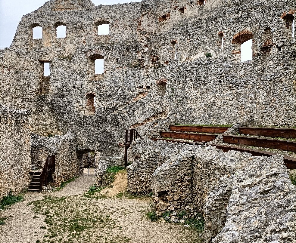Topoľčiansky hrad-Podhradie必去景点
