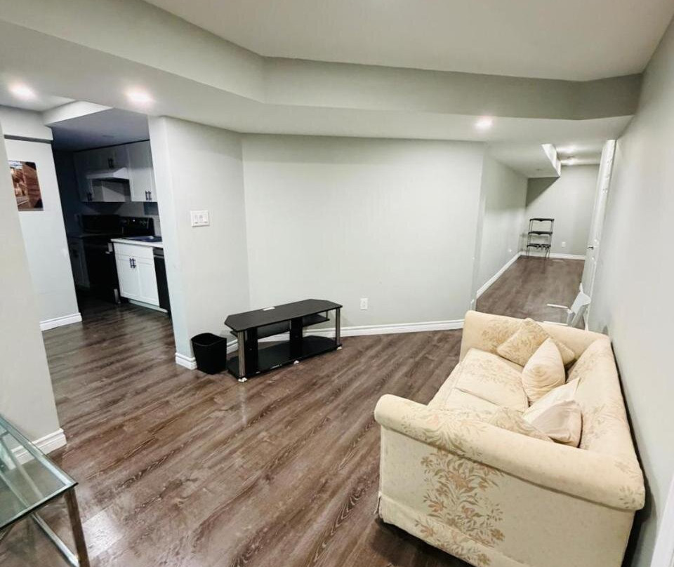 Niagara Falls Luxury Basement Apartment