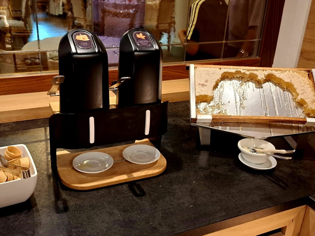 山丹冉杰酒店主图