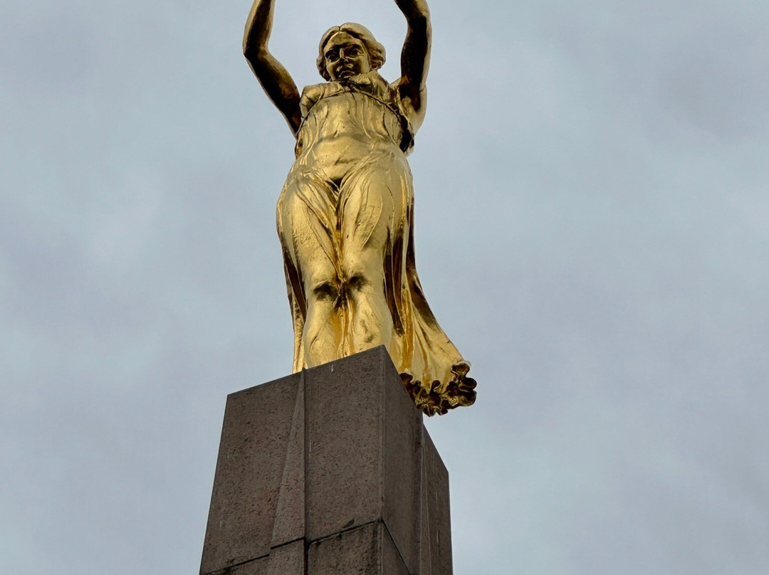 Gëlle Fra-卢森堡城必去景点