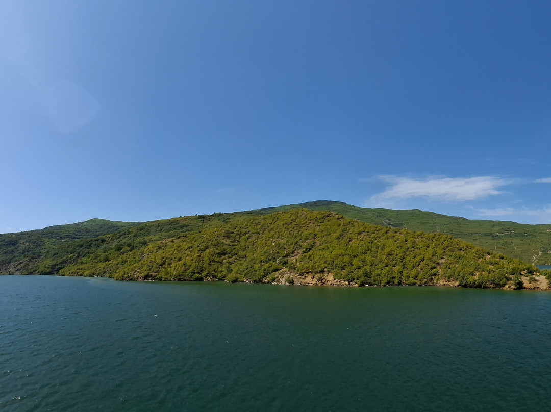 Komani Lake By Wild Tour Albania-Koman必去景点