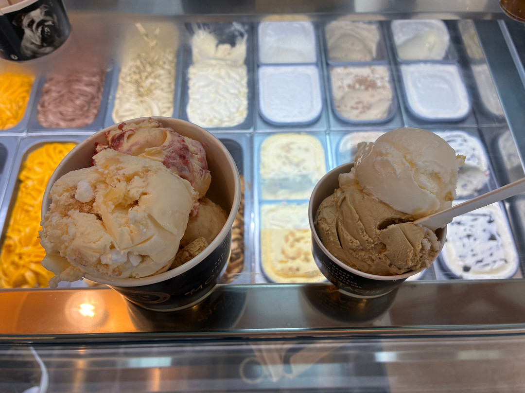 Glace Moustache