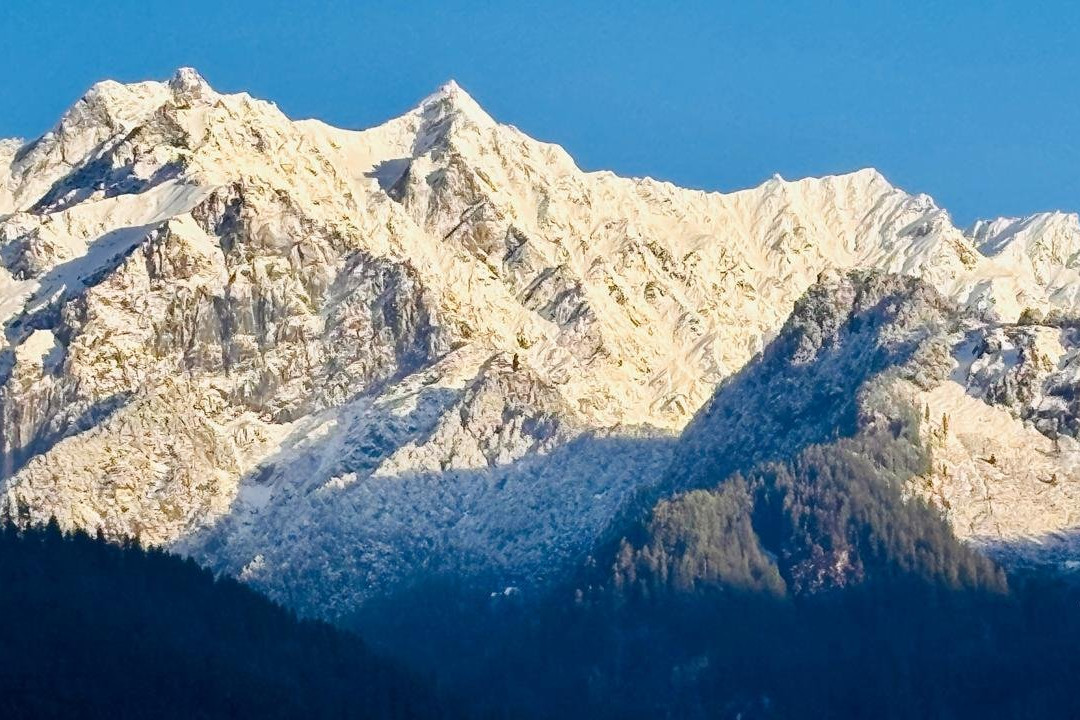 马拉里马恒达雪峰俱乐部酒店主图
