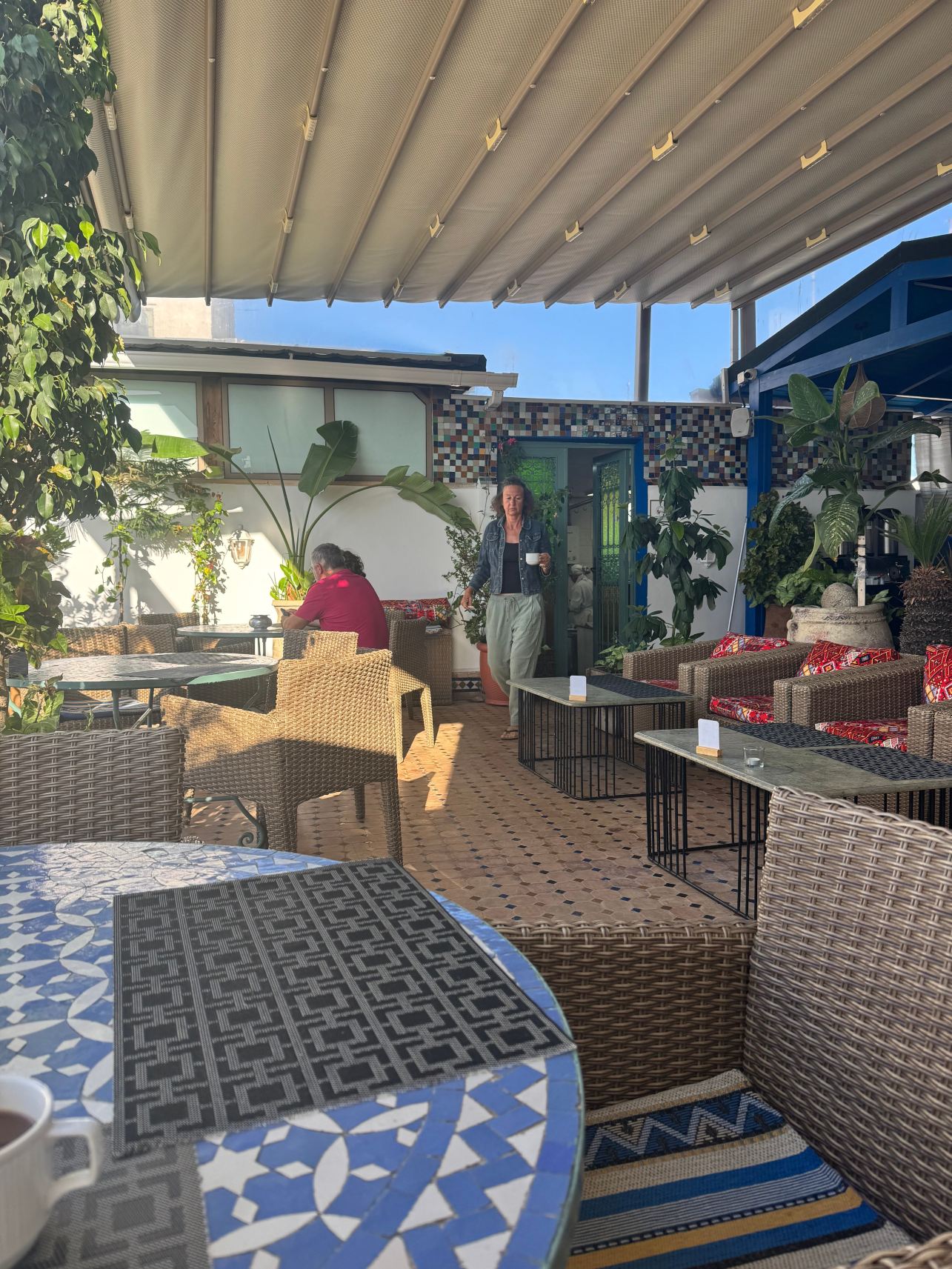 阿鲁萨里亚德酒店-旅行者