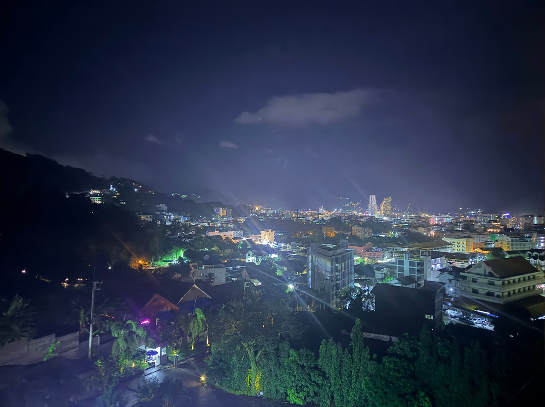 普吉岛芭东海滩天空景观度假村主图
