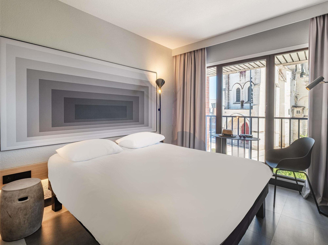 Fresnoy-le-Grand酒店住宿-Hôtel Ibis Saint Quentin Basilique