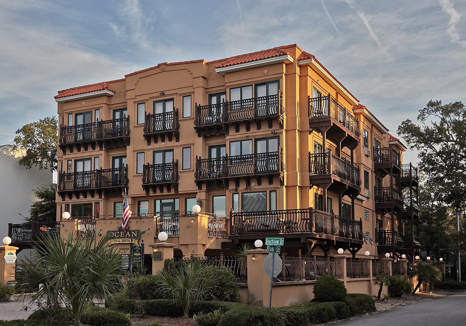 Ocean Inn & Suites-官方
