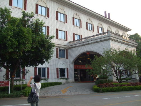 广州鸣泉居酒店-客卧