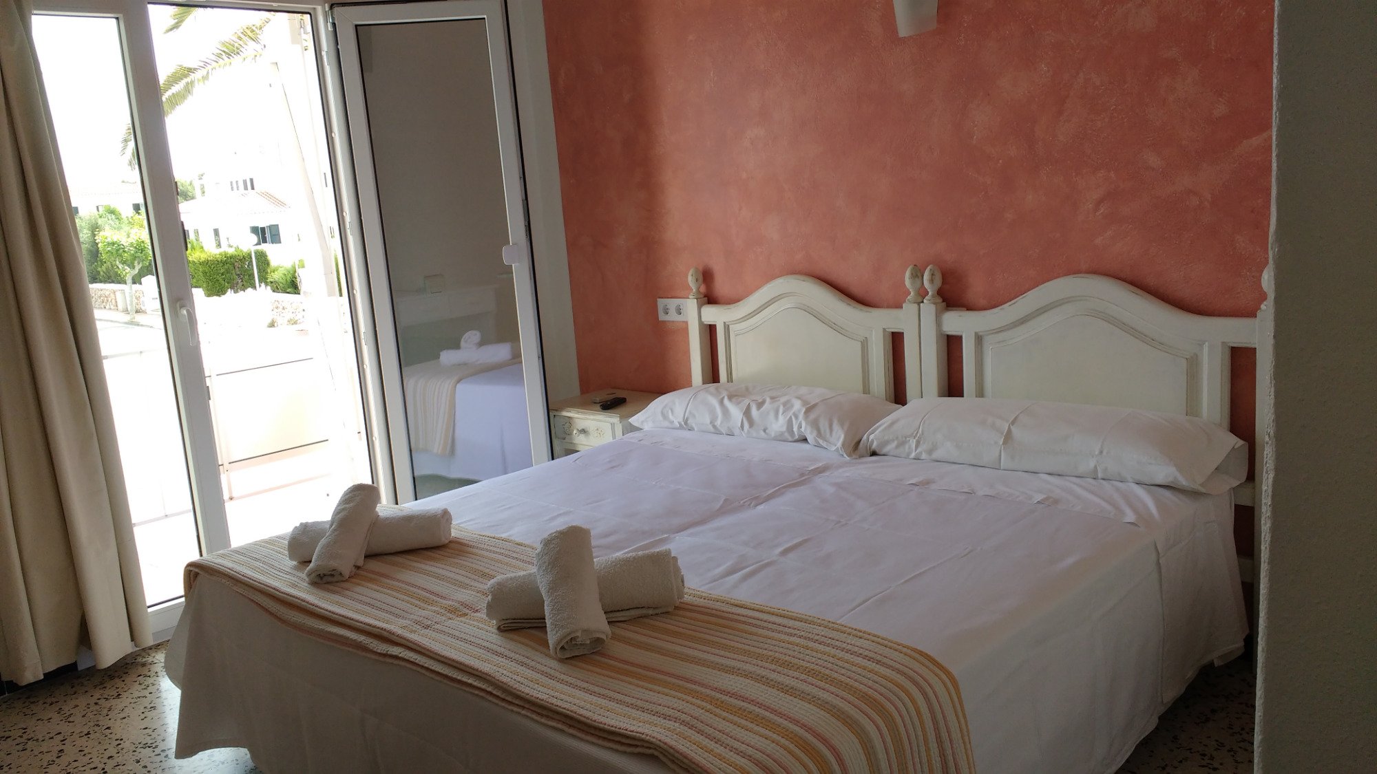Hostal Paris Ciutadella-官方