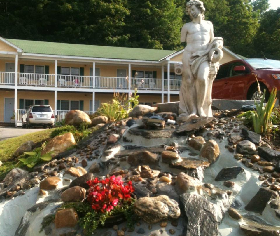 Ludlow酒店住宿-Ludlow Colonial Motel