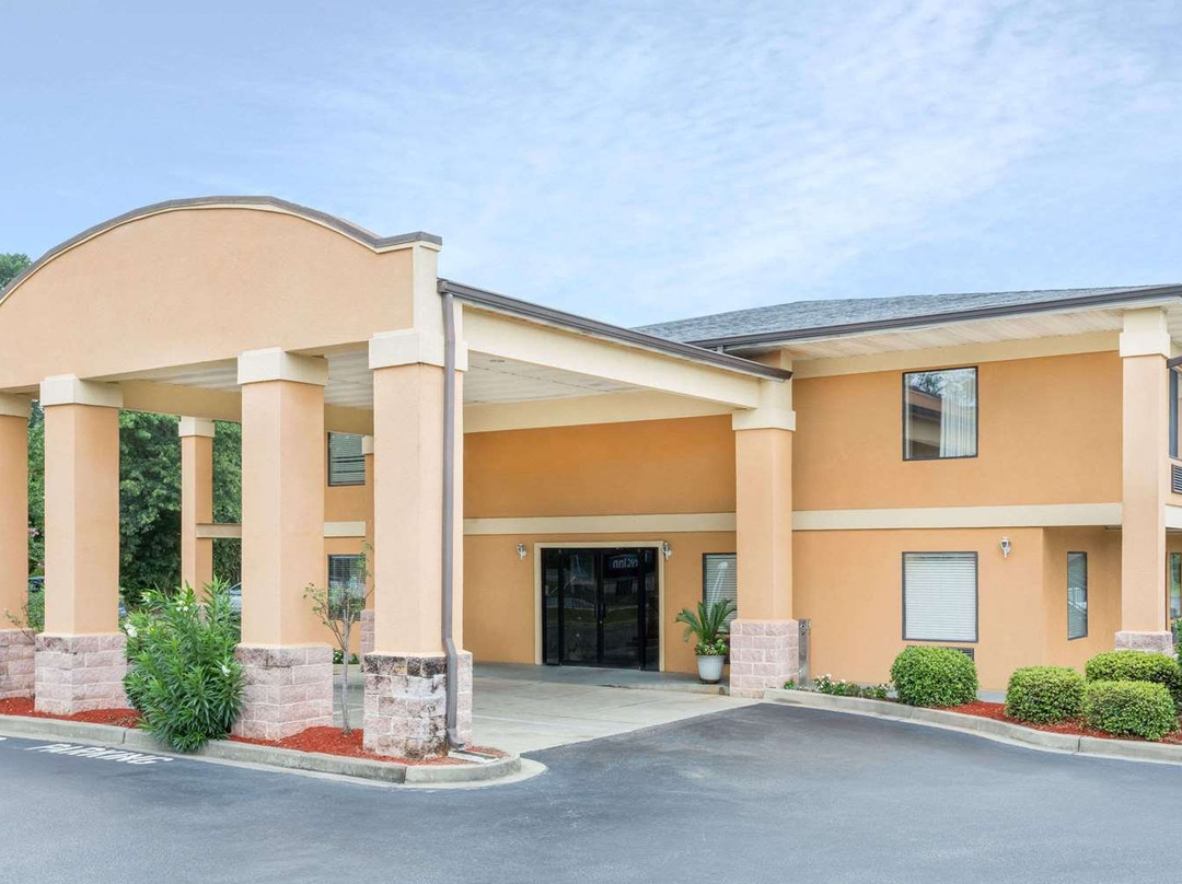 Days Inn by Wyndham North Columbia Ft. Jackson