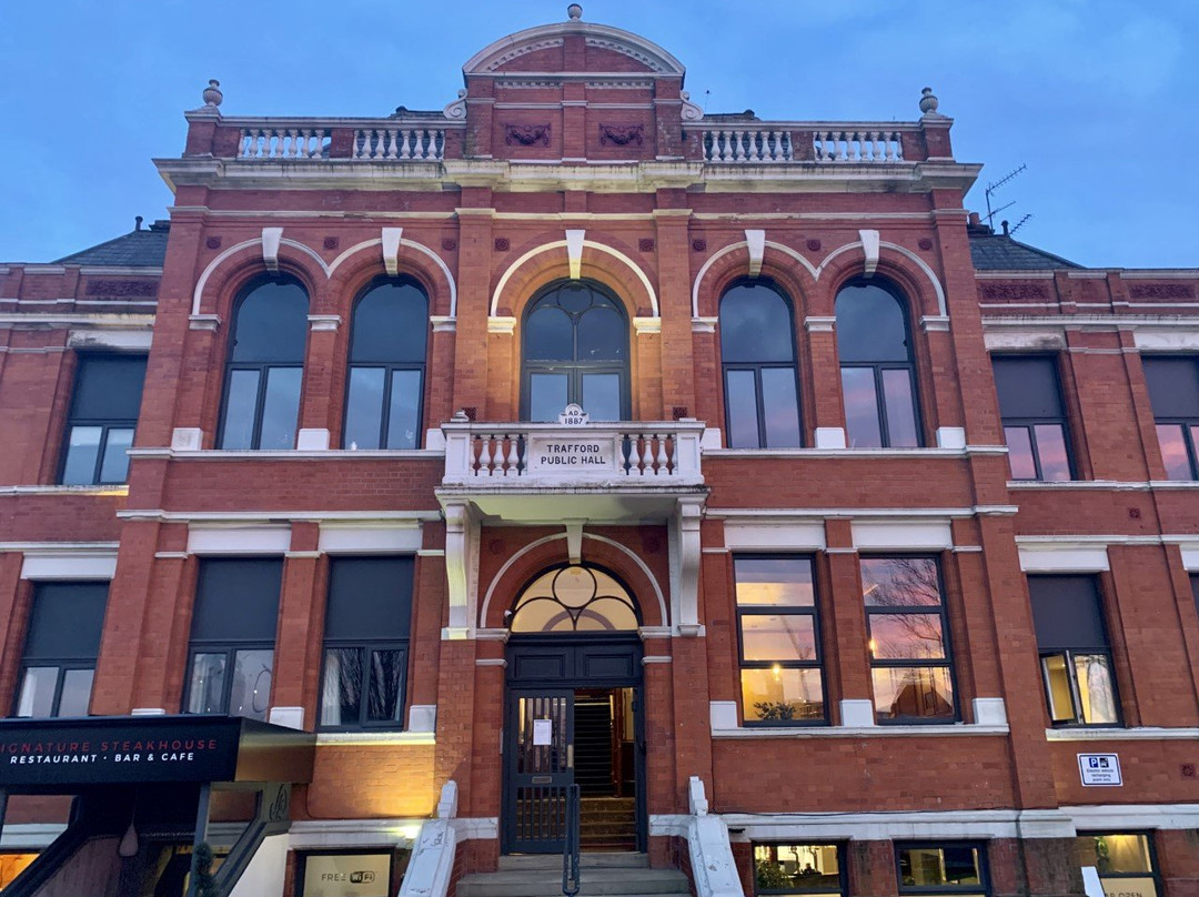 特拉福德宫酒店