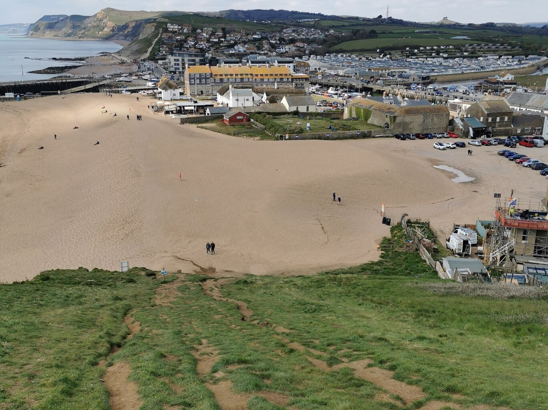 West Bay East Beach景点图片