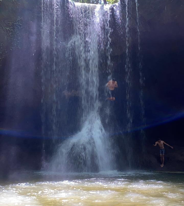 Suwat Waterfall景点图片
