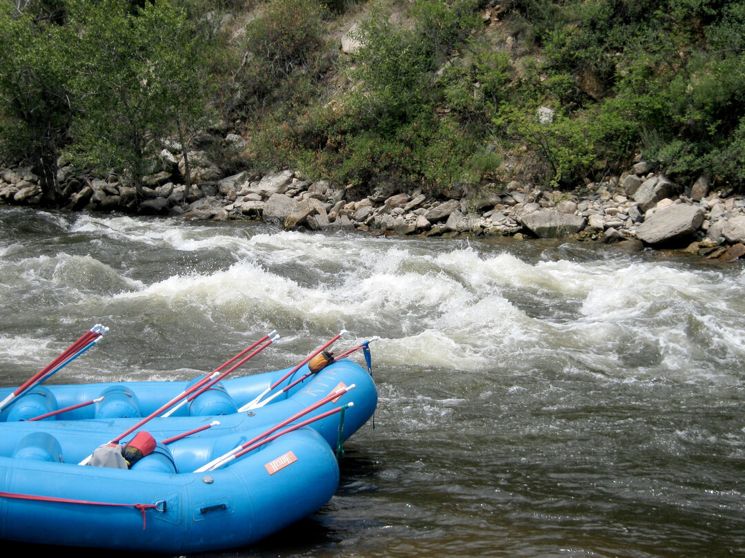 Rocky Mountain Adventures-科林斯堡必去景点