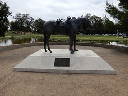 The Tamworth Waler Memorial-塔姆沃思必去景点